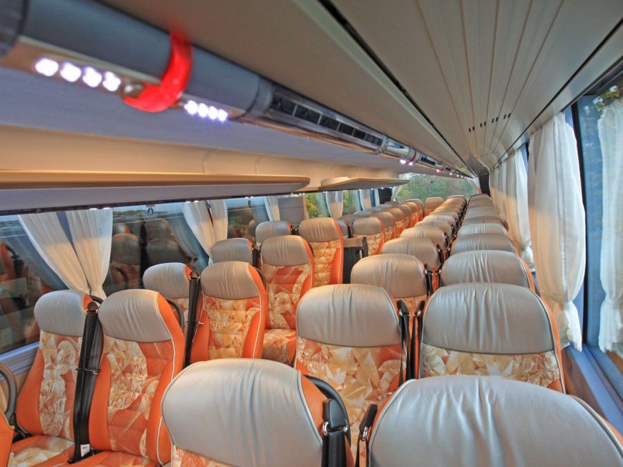 Интерьер Neoplan Cityliner C 2009 года  (фото 9 из 18)